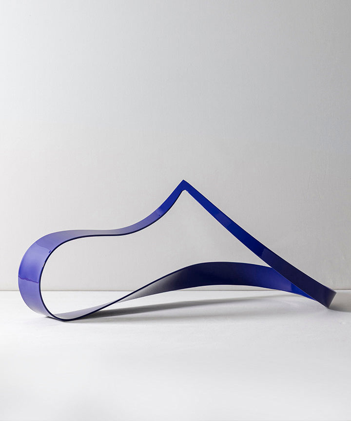 SINUOUS RIBBON | Continuous strip of brass coated in a custom high gloss urethane-based paint.